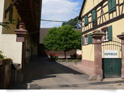 L'entrée de la ferme Lux à Offenheim.